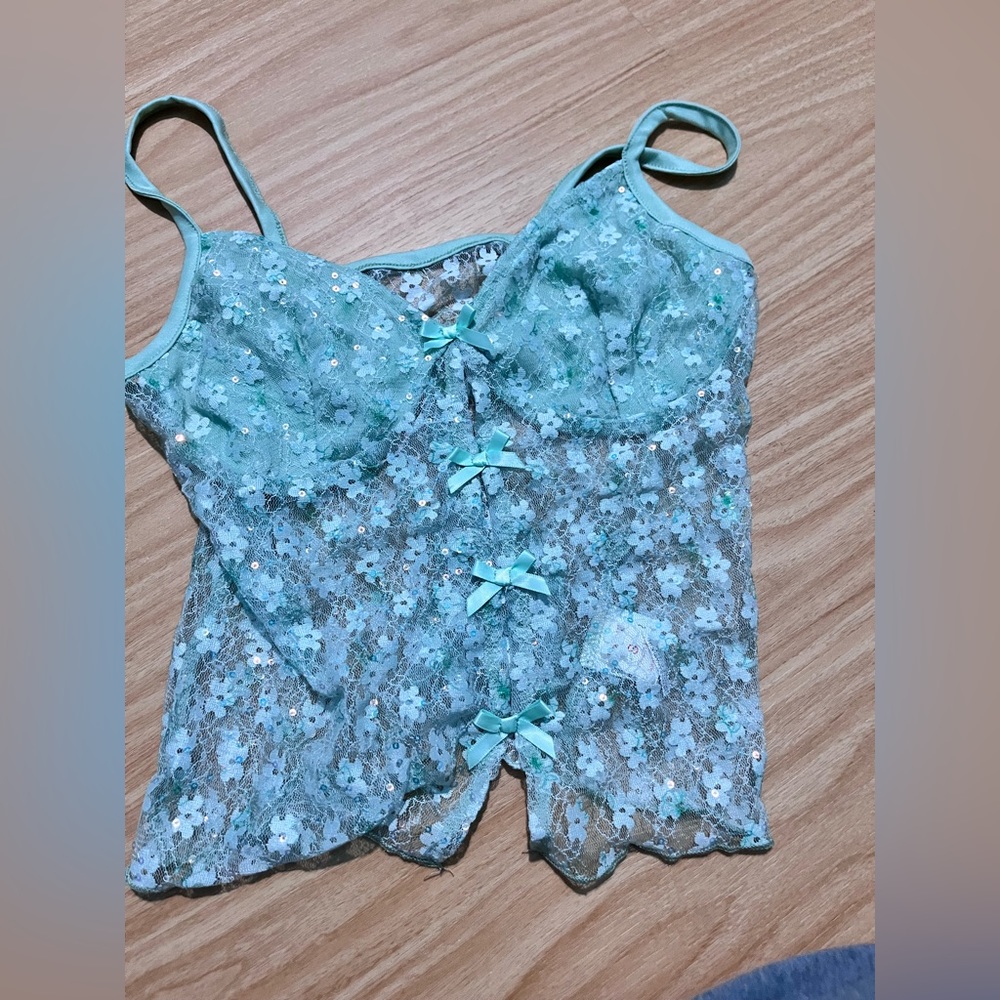 mint green tank